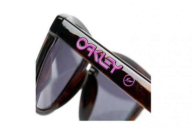 Fragment Design Oakley Frogskins Sunglasses - Japan Goods Finder